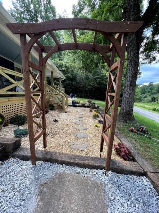 Riverside Relaxer W/Hot Tub+Fire Pit +Wifi & View Franklin Buitenkant foto