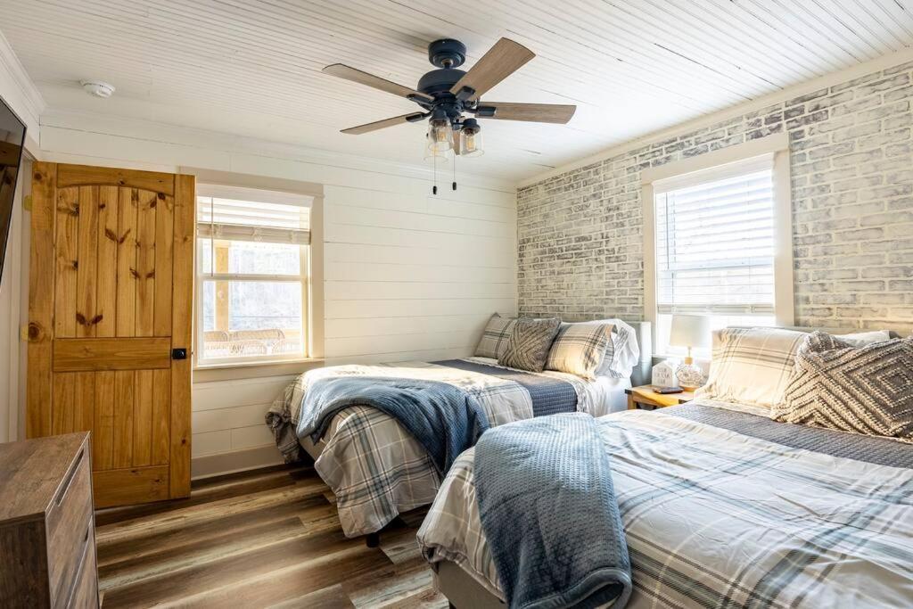 Riverside Relaxer W/Hot Tub+Fire Pit +Wifi & View Franklin Buitenkant foto