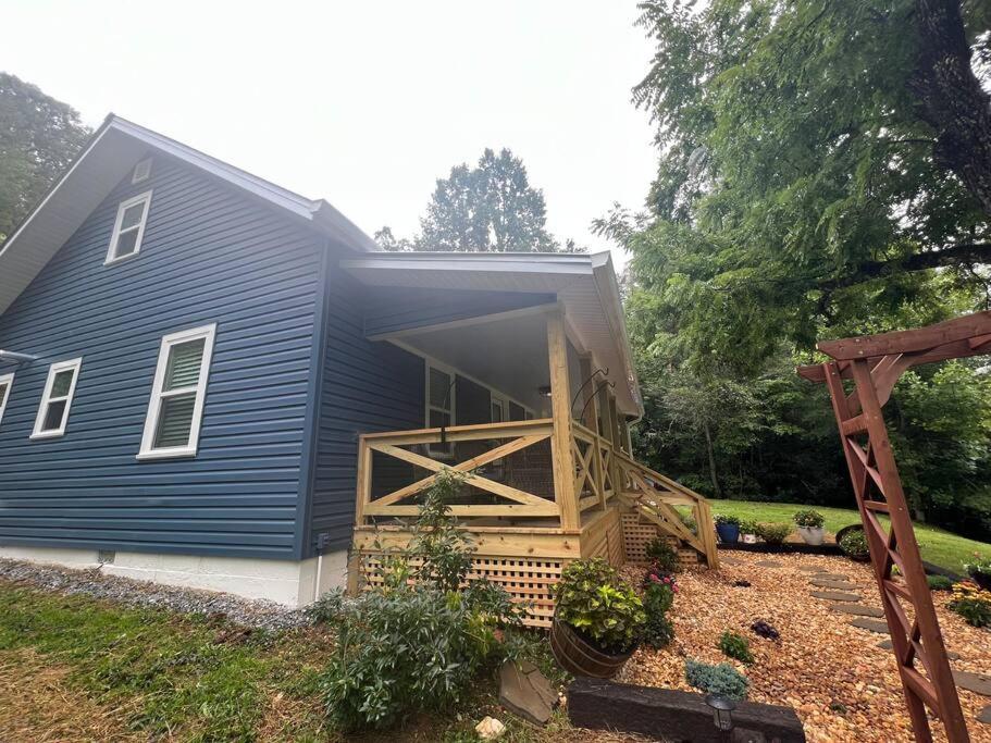 Riverside Relaxer W/Hot Tub+Fire Pit +Wifi & View Franklin Buitenkant foto