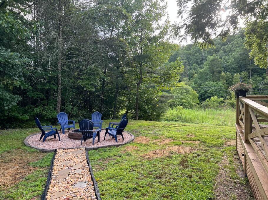 Riverside Relaxer W/Hot Tub+Fire Pit +Wifi & View Franklin Buitenkant foto