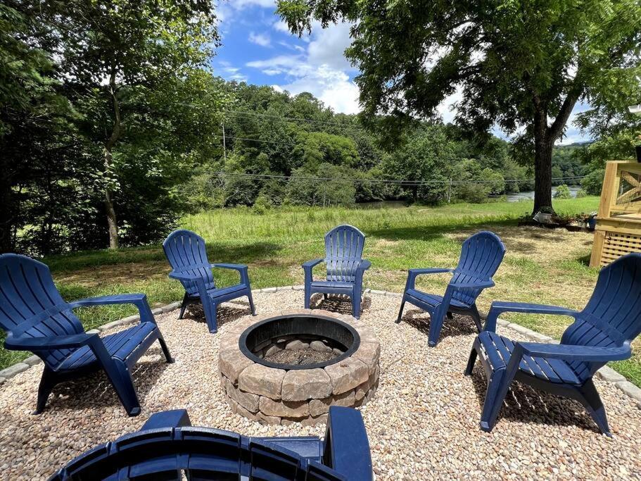 Riverside Relaxer W/Hot Tub+Fire Pit +Wifi & View Franklin Buitenkant foto